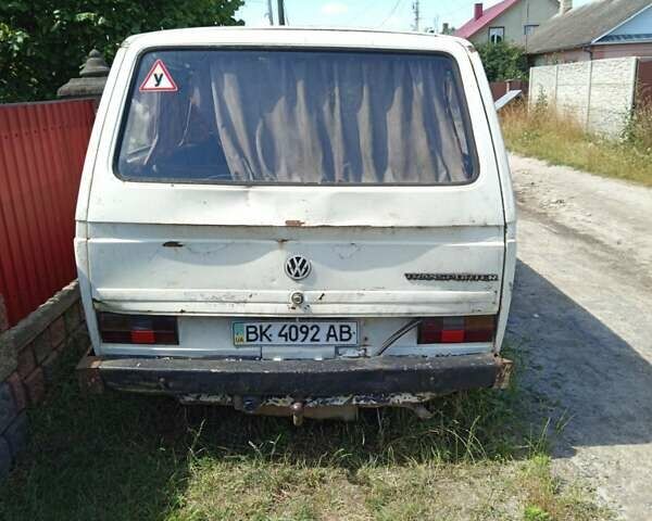 Белый Фольксваген Transporter, объемом двигателя 0 л и пробегом 300 тыс. км за 1200 $, фото 2 на Automoto.ua