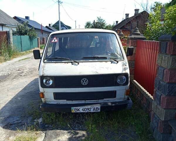 Белый Фольксваген Transporter, объемом двигателя 0 л и пробегом 300 тыс. км за 1200 $, фото 1 на Automoto.ua