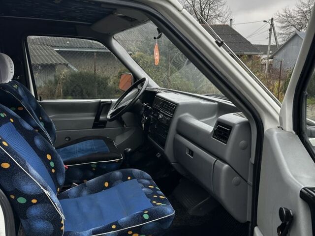 Белый Фольксваген Transporter, объемом двигателя 2.5 л и пробегом 200 тыс. км за 3100 $, фото 10 на Automoto.ua