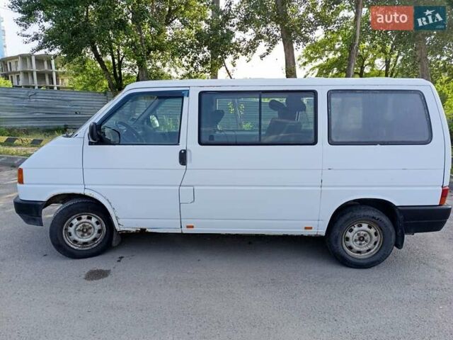 Белый Фольксваген Transporter, объемом двигателя 2.4 л и пробегом 474 тыс. км за 3500 $, фото 3 на Automoto.ua