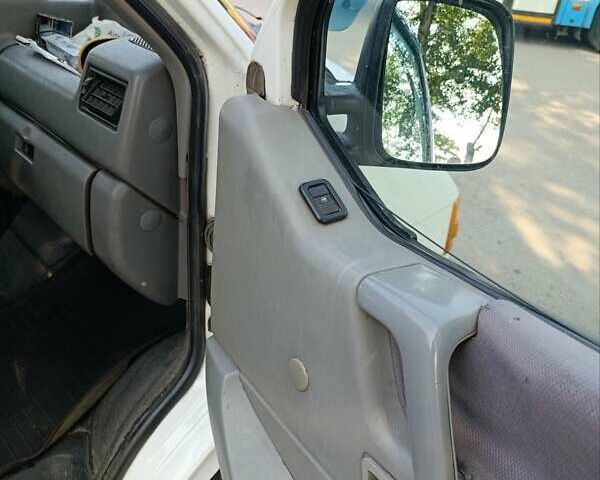 Белый Фольксваген Transporter, объемом двигателя 2.4 л и пробегом 474 тыс. км за 3500 $, фото 6 на Automoto.ua