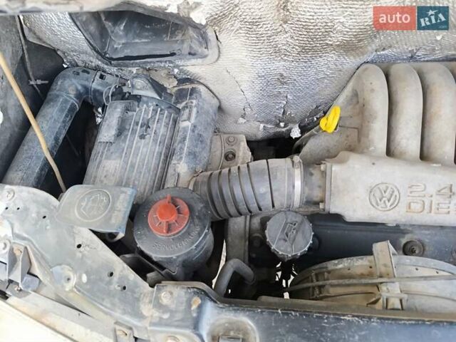 Белый Фольксваген Transporter, объемом двигателя 2.4 л и пробегом 474 тыс. км за 3500 $, фото 12 на Automoto.ua