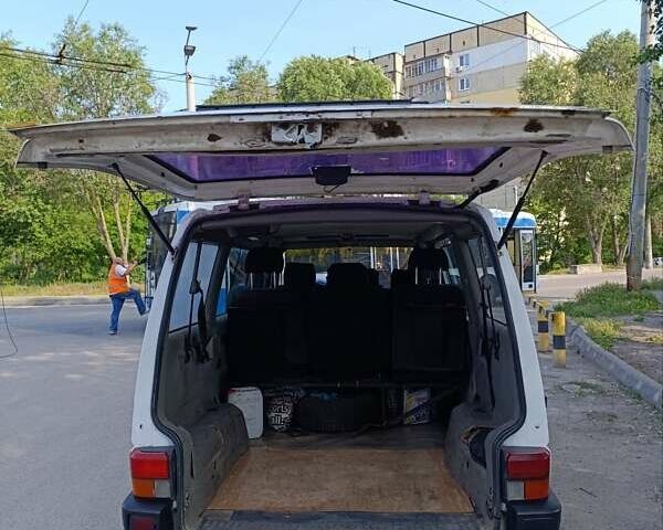 Белый Фольксваген Transporter, объемом двигателя 2.4 л и пробегом 474 тыс. км за 3500 $, фото 10 на Automoto.ua