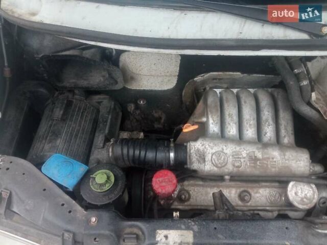 Білий Фольксваген Transporter, об'ємом двигуна 2.37 л та пробігом 300 тис. км за 4700 $, фото 3 на Automoto.ua