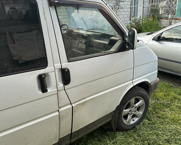 Белый Фольксваген Transporter, объемом двигателя 2.4 л и пробегом 500 тыс. км за 3600 $, фото 4 на Automoto.ua