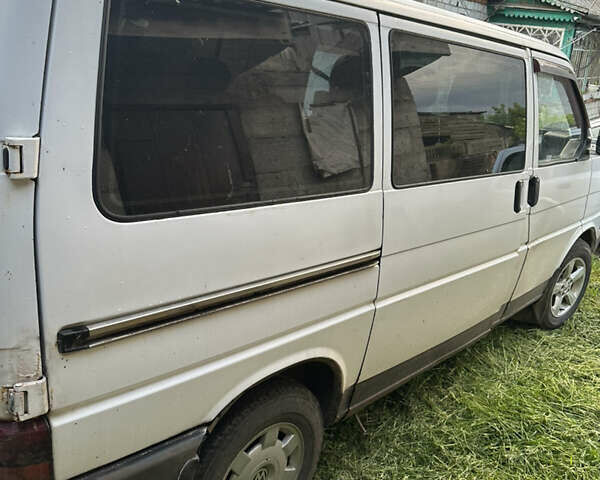 Белый Фольксваген Transporter, объемом двигателя 2.4 л и пробегом 500 тыс. км за 3600 $, фото 3 на Automoto.ua