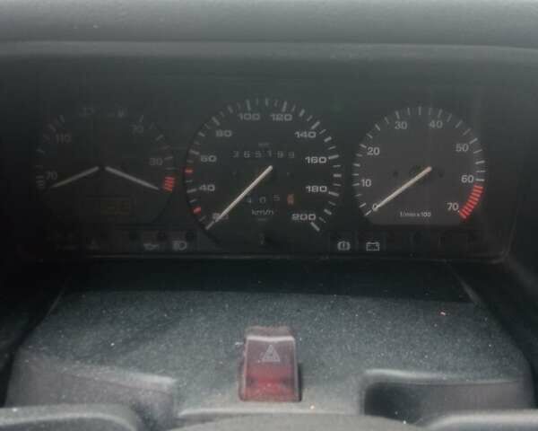 Білий Фольксваген Transporter, об'ємом двигуна 2.37 л та пробігом 300 тис. км за 4700 $, фото 1 на Automoto.ua