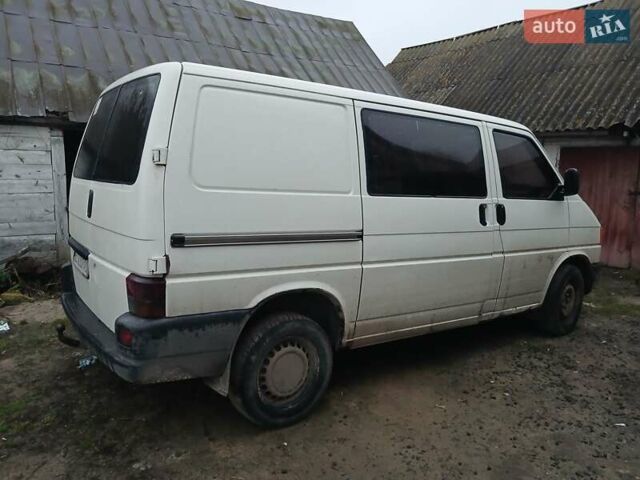 Белый Фольксваген Transporter, объемом двигателя 2.4 л и пробегом 361 тыс. км за 3500 $, фото 2 на Automoto.ua