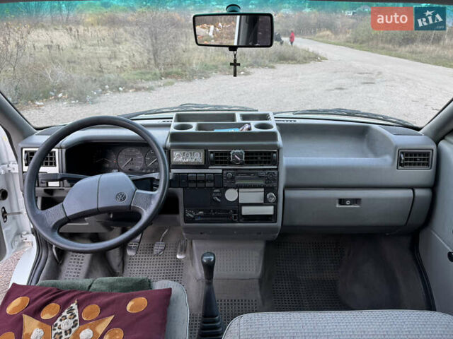 Білий Фольксваген Transporter, об'ємом двигуна 2.4 л та пробігом 400 тис. км за 5200 $, фото 19 на Automoto.ua