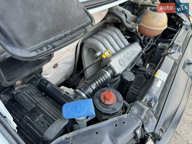 Білий Фольксваген Transporter, об'ємом двигуна 2.4 л та пробігом 400 тис. км за 5200 $, фото 17 на Automoto.ua