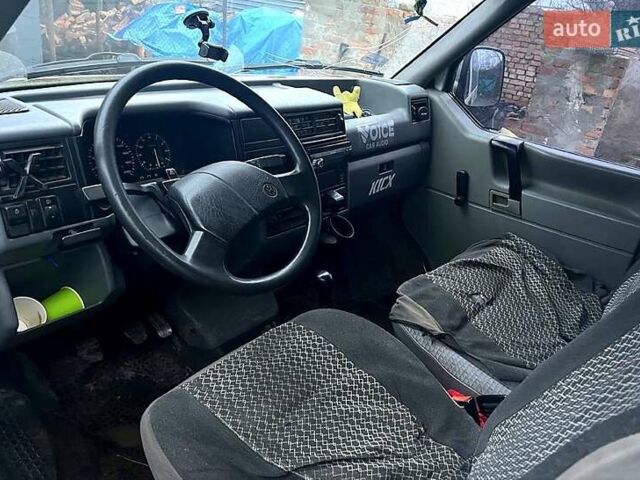 Білий Фольксваген Transporter, об'ємом двигуна 1.9 л та пробігом 378 тис. км за 2400 $, фото 1 на Automoto.ua
