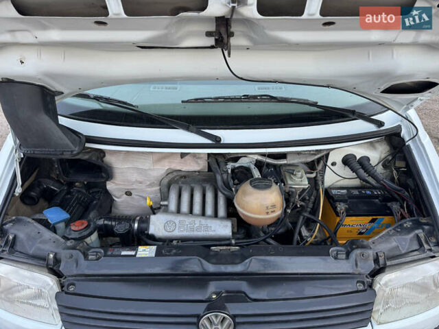 Білий Фольксваген Transporter, об'ємом двигуна 2.4 л та пробігом 400 тис. км за 5200 $, фото 15 на Automoto.ua