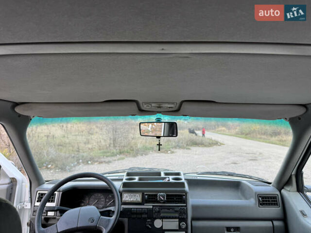 Білий Фольксваген Transporter, об'ємом двигуна 2.4 л та пробігом 400 тис. км за 5200 $, фото 20 на Automoto.ua