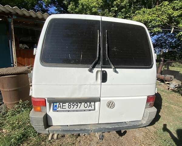 Белый Фольксваген Transporter, объемом двигателя 2.4 л и пробегом 500 тыс. км за 3600 $, фото 9 на Automoto.ua