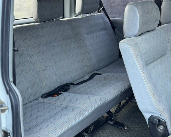 Білий Фольксваген Transporter, об'ємом двигуна 2.4 л та пробігом 400 тис. км за 5200 $, фото 23 на Automoto.ua