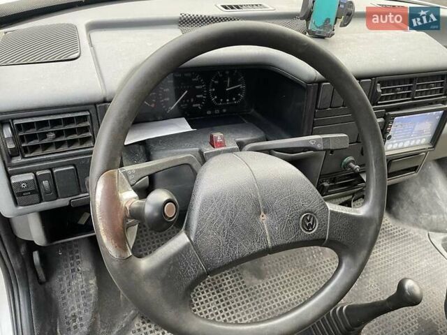 Белый Фольксваген Transporter, объемом двигателя 1.9 л и пробегом 360 тыс. км за 2600 $, фото 5 на Automoto.ua