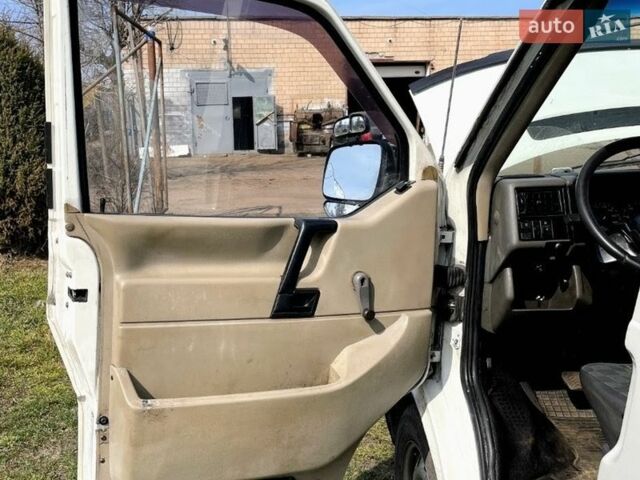 Білий Фольксваген Transporter, об'ємом двигуна 2.4 л та пробігом 777 тис. км за 5300 $, фото 7 на Automoto.ua