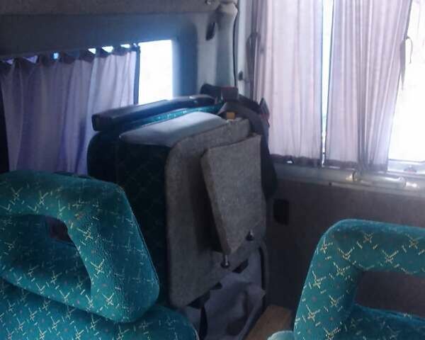 Білий Фольксваген Transporter, об'ємом двигуна 2.4 л та пробігом 700 тис. км за 3800 $, фото 1 на Automoto.ua