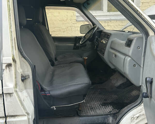 Білий Фольксваген Transporter, об'ємом двигуна 1.9 л та пробігом 500 тис. км за 2650 $, фото 14 на Automoto.ua