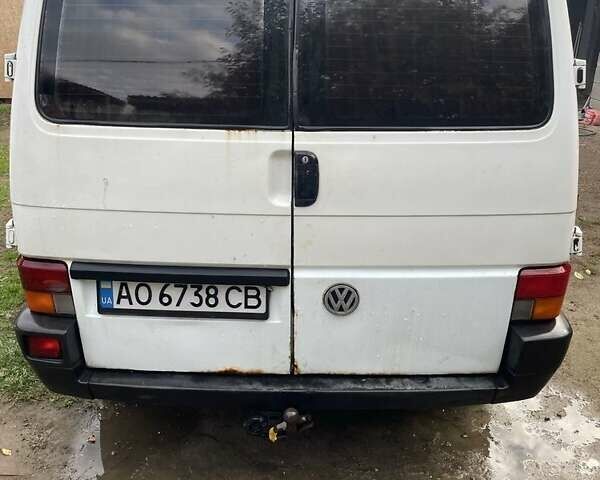 Белый Фольксваген Transporter, объемом двигателя 1.9 л и пробегом 360 тыс. км за 2600 $, фото 3 на Automoto.ua