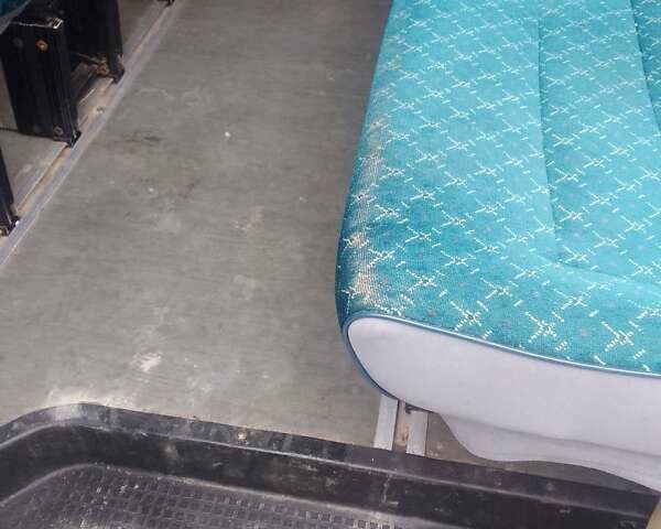 Білий Фольксваген Transporter, об'ємом двигуна 2.4 л та пробігом 700 тис. км за 3800 $, фото 7 на Automoto.ua