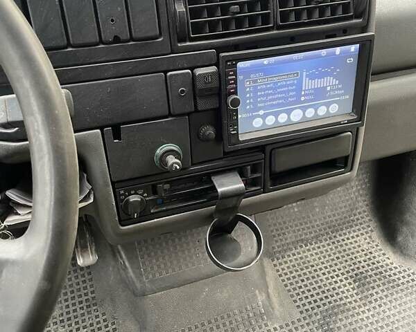 Белый Фольксваген Transporter, объемом двигателя 1.9 л и пробегом 360 тыс. км за 2600 $, фото 1 на Automoto.ua