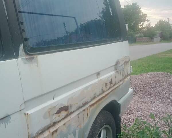 Білий Фольксваген Transporter, об'ємом двигуна 2.4 л та пробігом 700 тис. км за 3800 $, фото 6 на Automoto.ua