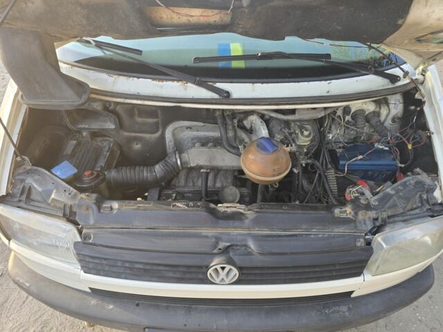 Белый Фольксваген Transporter, объемом двигателя 1.9 л и пробегом 396 тыс. км за 3900 $, фото 5 на Automoto.ua