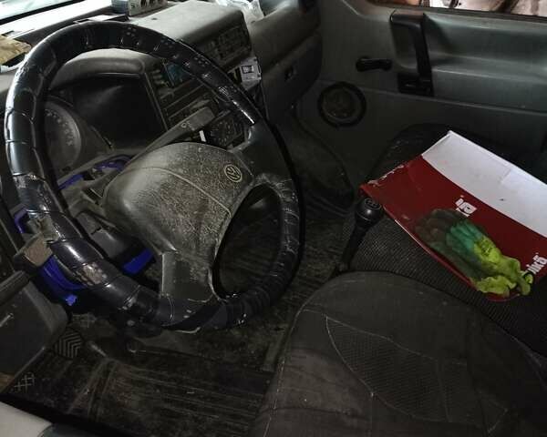 Білий Фольксваген Transporter, об'ємом двигуна 1.9 л та пробігом 300 тис. км за 2500 $, фото 6 на Automoto.ua