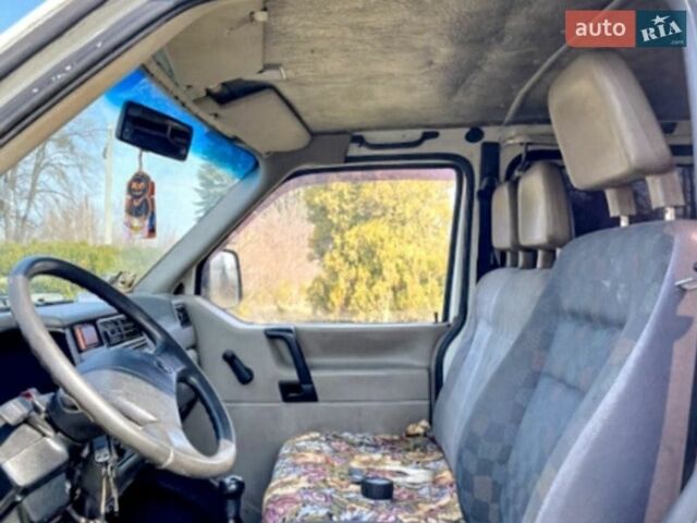 Білий Фольксваген Transporter, об'ємом двигуна 2.4 л та пробігом 777 тис. км за 5300 $, фото 5 на Automoto.ua