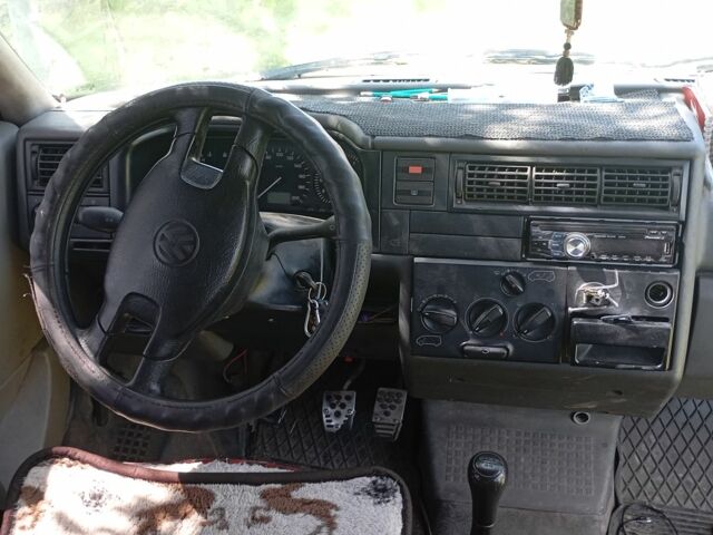 Белый Фольксваген Transporter, объемом двигателя 2.4 л и пробегом 600 тыс. км за 3500 $, фото 5 на Automoto.ua