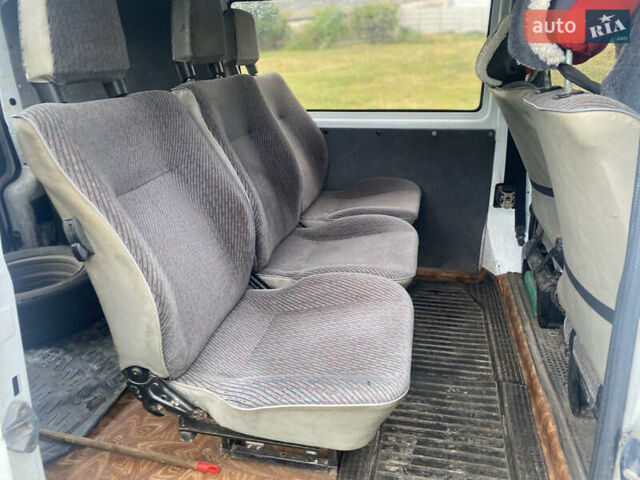 Белый Фольксваген Transporter, объемом двигателя 2.4 л и пробегом 550 тыс. км за 5100 $, фото 7 на Automoto.ua