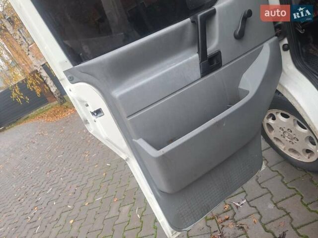 Белый Фольксваген Transporter, объемом двигателя 2.5 л и пробегом 335 тыс. км за 3600 $, фото 20 на Automoto.ua