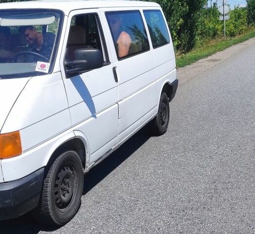 Белый Фольксваген Transporter, объемом двигателя 2 л и пробегом 325 тыс. км за 3250 $, фото 5 на Automoto.ua