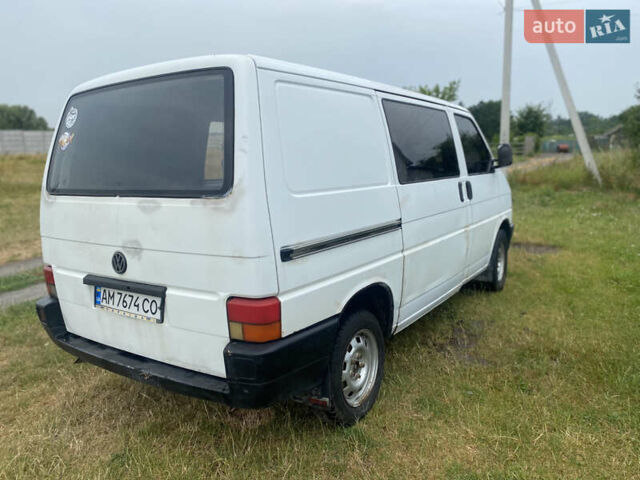 Белый Фольксваген Transporter, объемом двигателя 2.4 л и пробегом 550 тыс. км за 5100 $, фото 3 на Automoto.ua