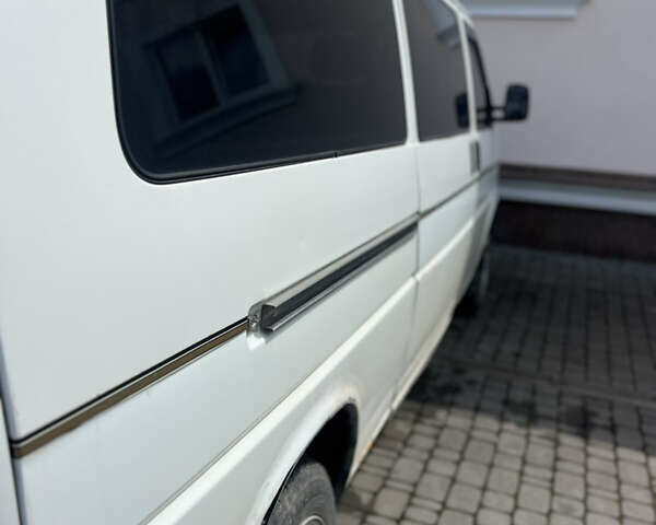 Белый Фольксваген Transporter, объемом двигателя 2.5 л и пробегом 400 тыс. км за 2500 $, фото 2 на Automoto.ua