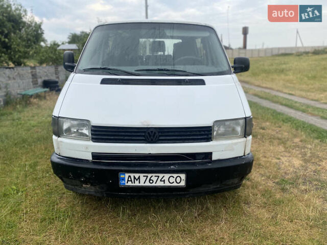 Белый Фольксваген Transporter, объемом двигателя 2.4 л и пробегом 550 тыс. км за 5100 $, фото 1 на Automoto.ua
