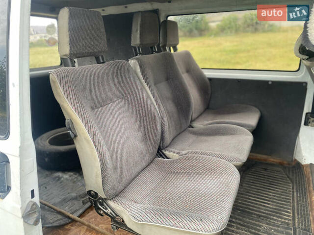 Белый Фольксваген Transporter, объемом двигателя 2.4 л и пробегом 550 тыс. км за 5100 $, фото 6 на Automoto.ua