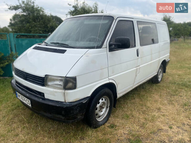 Белый Фольксваген Transporter, объемом двигателя 2.4 л и пробегом 550 тыс. км за 5100 $, фото 2 на Automoto.ua