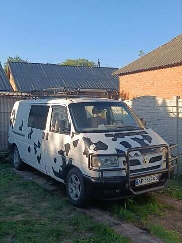 Белый Фольксваген Transporter, объемом двигателя 2.5 л и пробегом 300 тыс. км за 5000 $, фото 1 на Automoto.ua