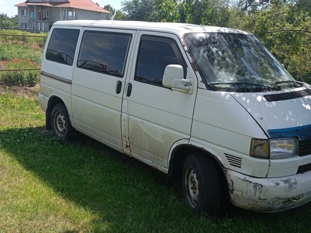 Белый Фольксваген Transporter, объемом двигателя 2.4 л и пробегом 600 тыс. км за 3500 $, фото 1 на Automoto.ua