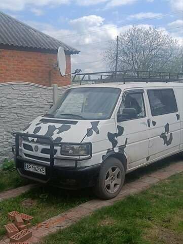 Белый Фольксваген Transporter, объемом двигателя 2.5 л и пробегом 300 тыс. км за 5000 $, фото 2 на Automoto.ua