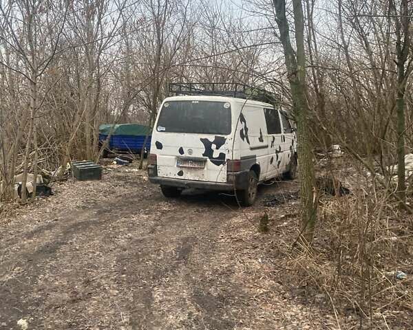 Белый Фольксваген Transporter, объемом двигателя 2.5 л и пробегом 300 тыс. км за 5000 $, фото 4 на Automoto.ua