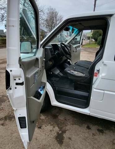 Белый Фольксваген Transporter, объемом двигателя 2.4 л и пробегом 659 тыс. км за 4950 $, фото 11 на Automoto.ua