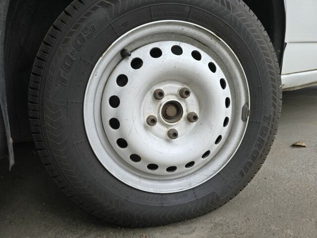 Білий Фольксваген Transporter, об'ємом двигуна 1.9 л та пробігом 389 тис. км за 6000 $, фото 9 на Automoto.ua