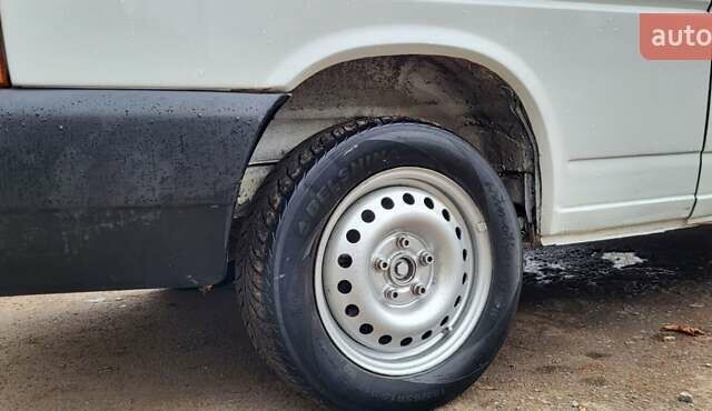 Белый Фольксваген Transporter, объемом двигателя 2.4 л и пробегом 659 тыс. км за 4950 $, фото 6 на Automoto.ua