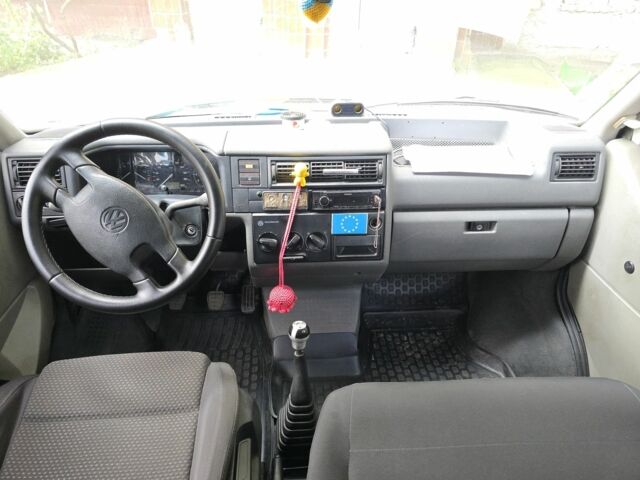 Білий Фольксваген Transporter, об'ємом двигуна 1.9 л та пробігом 389 тис. км за 6000 $, фото 4 на Automoto.ua