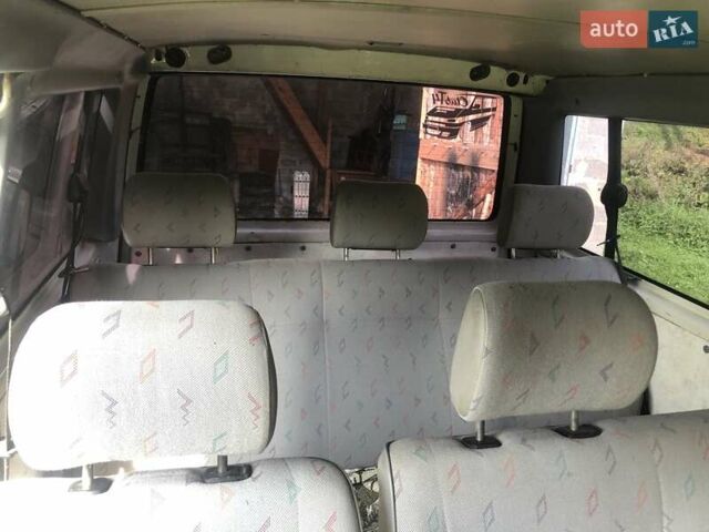 Белый Фольксваген Transporter, объемом двигателя 1.9 л и пробегом 830 тыс. км за 5100 $, фото 5 на Automoto.ua
