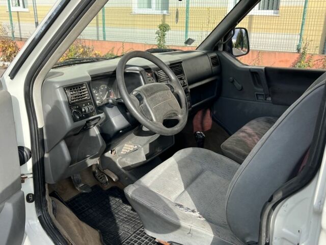 Белый Фольксваген Transporter, объемом двигателя 2.4 л и пробегом 319 тыс. км за 3499 $, фото 7 на Automoto.ua