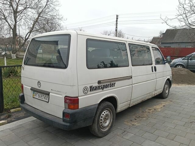 Белый Фольксваген Transporter, объемом двигателя 2.4 л и пробегом 300 тыс. км за 1800 $, фото 2 на Automoto.ua